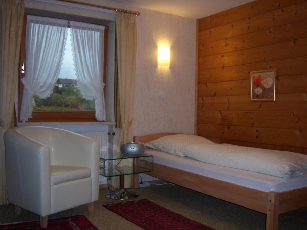 Gaestehaus Boeck Пфронтен Экстерьер фото